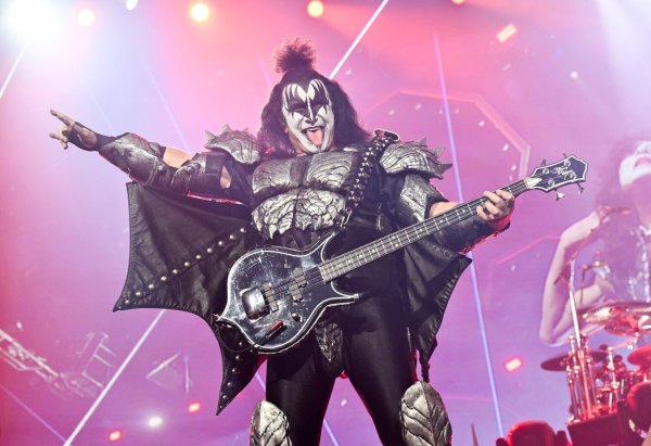Letzter Live-Auftritt für Kiss: Gene Simmons im Madison Square Garden. - © Evan Agostini/Invision/AP/dpa