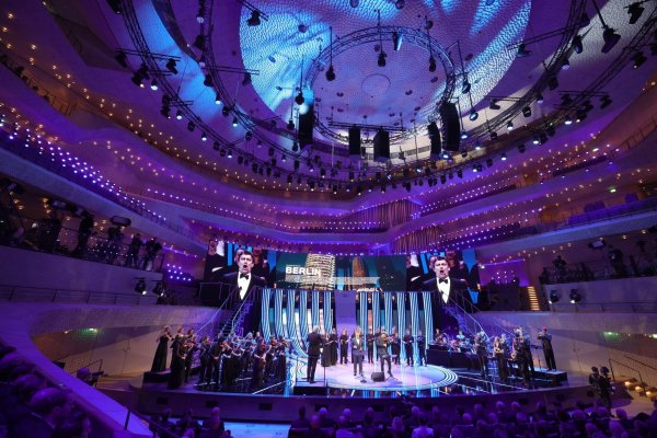 Die Ticketlage für die Fußball-EM 2024 hat sich mit der Loszeremonie in Hamburg keineswegs entspannt. - © Christian Charisius/dpa