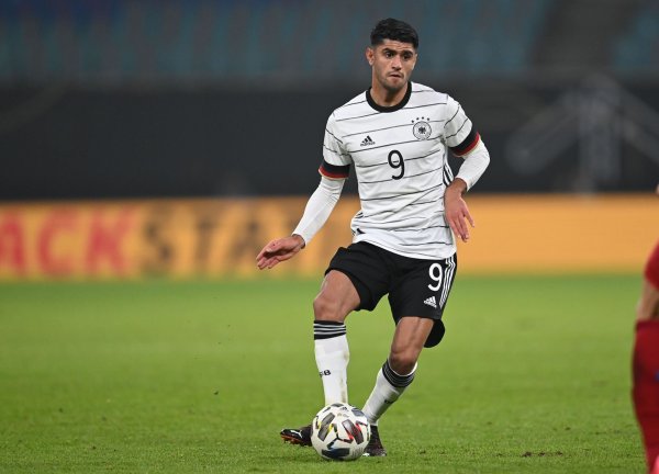 Mahmoud Dahoud in Aktion. - © Robert Michael/dpa-Zentralbild/dpa