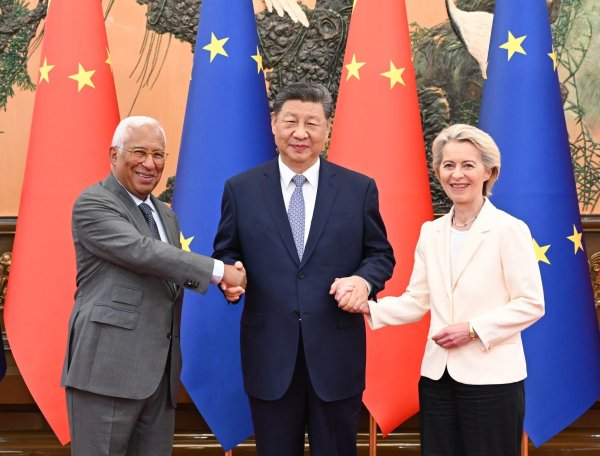 Bei den Gesprächen mit China war Handel ein wichtiges Thema. - © Xie Huanchi/XinHua/dpa