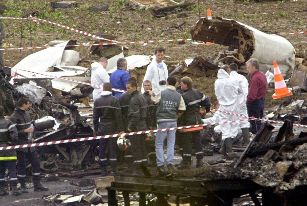 Die Concorde stürzte kurz nach dem Start in der Nähe des Pariser Flughafens Charles de Gaulles ab. (Archivbild) - © picture alliance / dpa