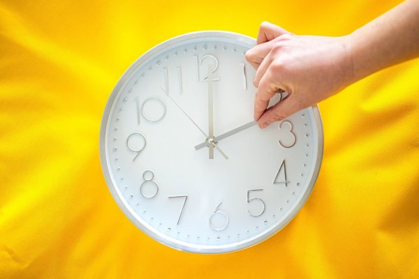 Die besten Ergebnisse erreichen Studierende zwischen 11.00 und 13.00 Uhr. (Symbolbild) - © Sina Schuldt/dpa