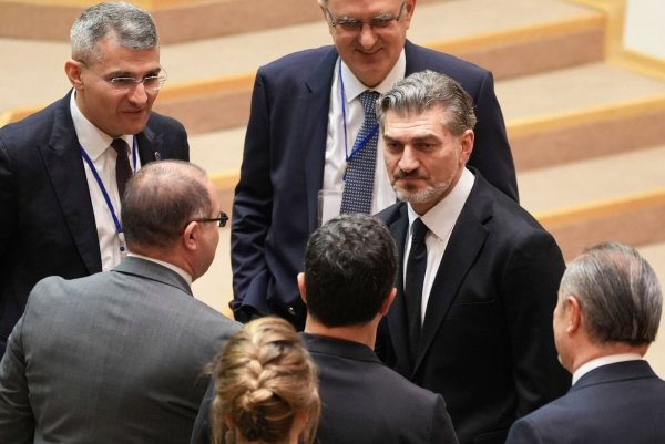 In Georgien ist mit dem Ex-Fußballer Michail Kawelaschwili der Kandidat der Regierungspartei Georgischer Traum zum neuen Präsidenten gewählt worden. - © Uncredited/AP/dpa