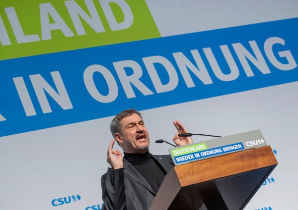 Söder verspricht nach der Bundestagswahl einen grundlegenden politischen Neuanfang. - © Peter Kneffel/dpa