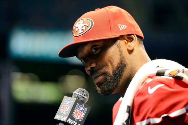 Die NFL-Legende Randy Moss hat Krebs. - © picture alliance / dpa