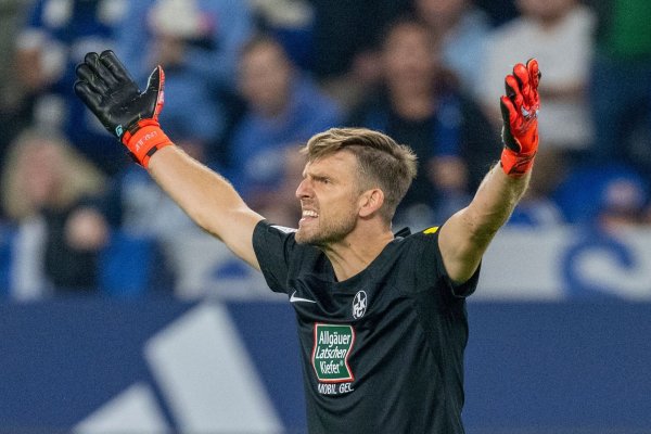 Lauterns Ex-Torwart Andreas Luthe reagiert. - © David Inderlied/dpa