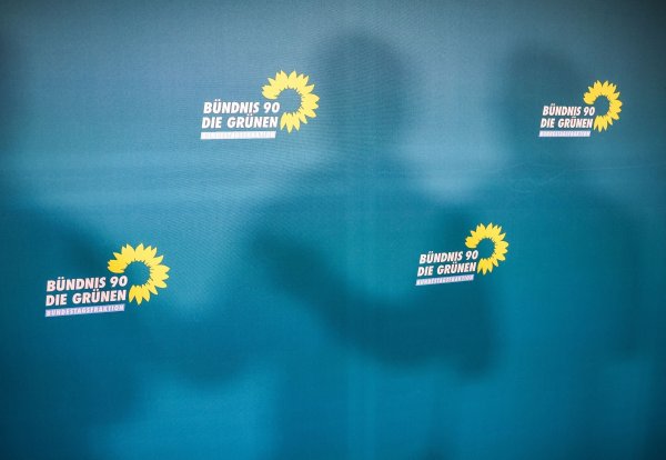 Der Altersdurchschnitt bei den Mitgliedern der Grünen liegt bei 48,9 Jahren. - © Jan Woitas/dpa