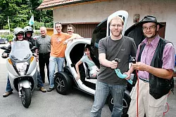 Wolfgang Glöckner und Anita Harter-Glöckner, Achim Dörr, Mario Möller, Jörg Bräutigam, Nicole Vauth, Florian Kortekamp und Uwe Beul (von links) - © Foto: Dick