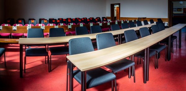 Der Saal 165 im Detmolder Landgericht. Hier wurde auch das Urteil gegen Heiko V. gesprochen. - © Torben Gocke