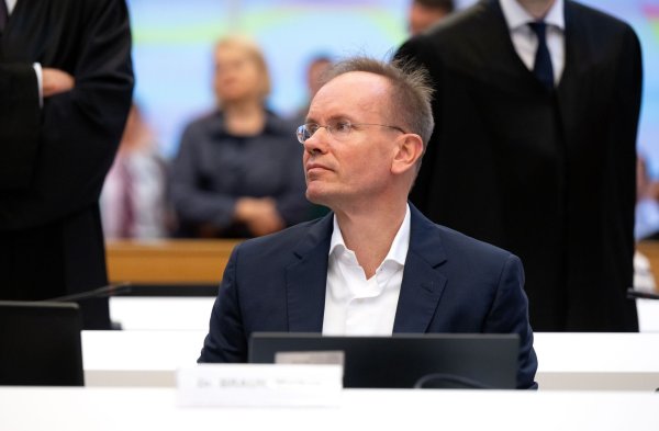 Der frühere Wirecard-Vorstandschef Markus Braun steht zusammen mit zwei weiteren ehemaligen Wirecard-Managern seit Dezember 2022 vor Gericht. (Archivbild) - © Sven Hoppe/dpa