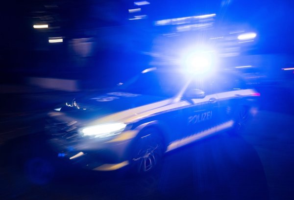 Überfall auf Tankstelle in Hennef (Symbolbild) - © Marijan Murat/dpa