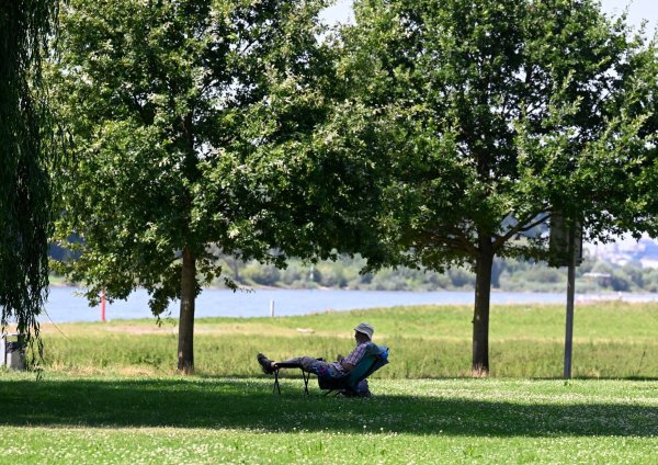 In NRW setzen Städte verschiedenen Maßnahmen gegen die Hitze um. (Symbolfoto) - © Roberto Pfeil/dpa