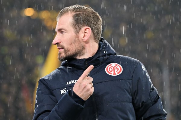 Jan Siewert, Trainer von Mainz 05, kommt zur Partie. - © Bernd Thissen/dpa