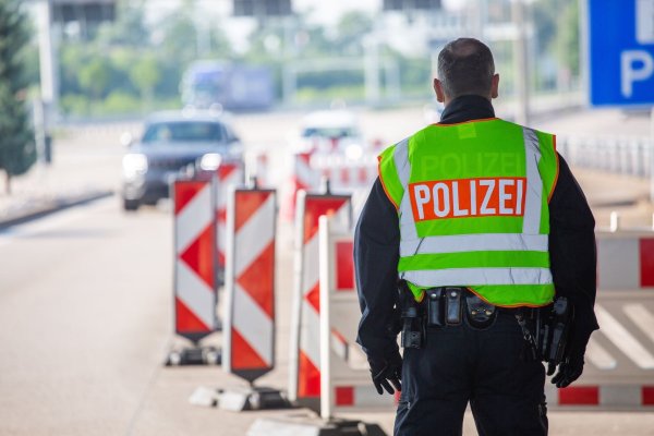 Die Bundespolizei soll mehr Kompetenzen bekommen. Das Bundeskabinett hat eine lange umstrittene Reform gebilligt (Symbolbild). - © Philipp von Ditfurth/dpa