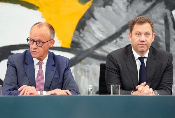 Spitzen der Koalition stellen Programm bis Sommer vor. - © Kay Nietfeld/dpa