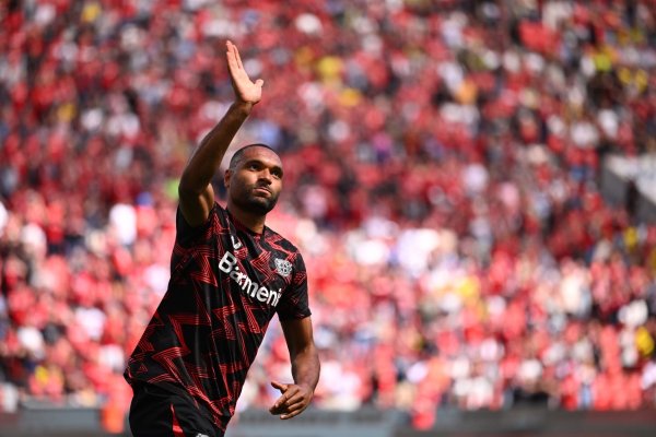 Jonathan Tah bei seinem Abschied aus Leverkusen. - © Marius Becker/dpa