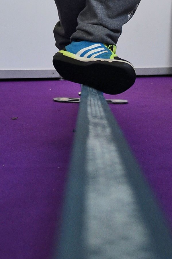 Unfall beim Sport: Kein Schadenersatz nach Sturz über Slackline - © Foto: Henning Kaiser/dpa-tmn