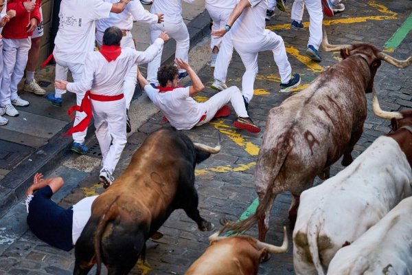 Die «Sanfermines» sind dem Stadtheiligen San Fermín gewidmet. - © Miguel Oses/AP/dpa