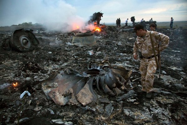 Elf Jahre ist der Abschuss der Passagiermaschine über der Ostukraine bereits her. (Archivbild) - © Dmitry Lovetsky/AP/dpa