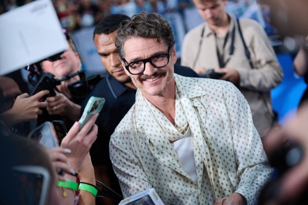 Pedro Pascal spielt eine der Hauptrollen im neuen Marvel-Film. - © Annette Riedl/dpa