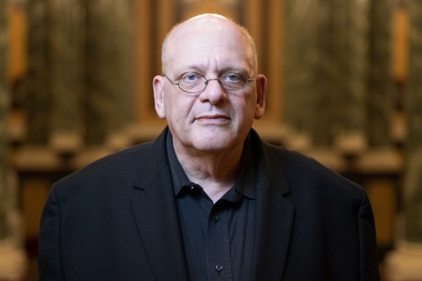 Der deutsche Komponist Detlev Glanert bringt in wenigen Tagen an der Semperoper in Dresden mit «Die Jüdin von Toledo» seine zwölfte Oper heraus. - © Sebastian Kahnert/dpa