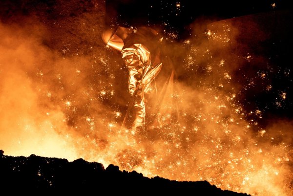 Die Stahlbranche in Deutschland kämpft mit vielen Problemen (Archivbild) - © Hauke-Christian Dittrich/dpa