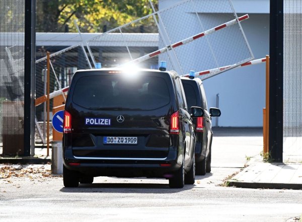 Der Verdächtige wurde am Dienstag zur Haftprüfung beim Bundesgerichtshof gebracht. - © Uli Deck/dpa