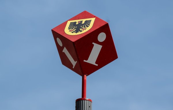 Die Bezirksregierung Arnsberg hat den sogenannten Brandmauerbeschluss des Dortmunder Stadtrats aufgehoben. (Archivbild) - © Bernd Thissen/dpa