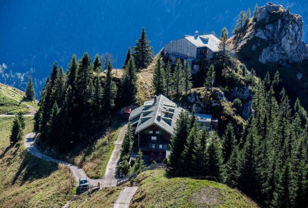 Laut Polizei war der Wanderer nahe dem August-Schuster-Haus in Unterammergau unterwegs, als er schwer stürzte. (Archivbild) - © picture alliance / dpa