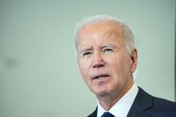 Ärzte haben beim Ex-US-Präsidenten Joe Biden Hautkrebs entfernt.(Archivbild) - © Michael Kappeler/dpa