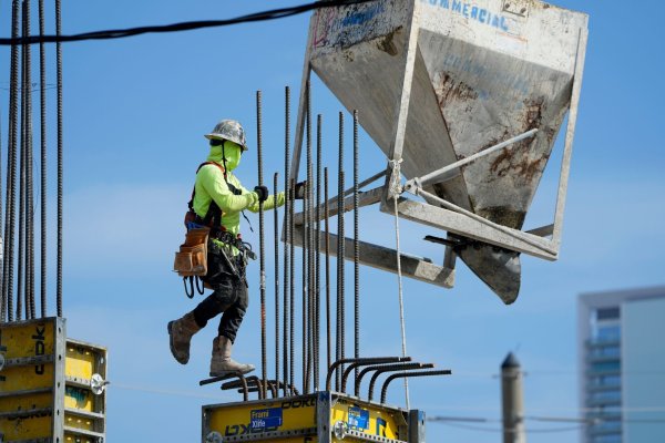 Die US-Arbeitslosenquote legte im Monatsvergleich um 0,1 Prozentpunkte auf 4,3 Prozent zu. (Symbolbild) - © Lynne Sladky/AP/dpa