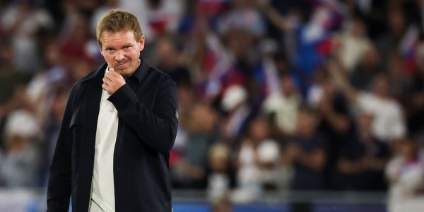 Julian Nagelsmann muss nach der Niederlage in der Slowakei schnell Antworten finden. - © Christian Charisius/dpa
