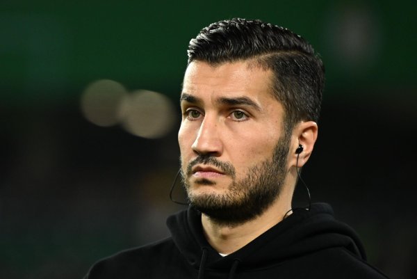 Nuri Sahin steckt als BVB-Trainer in einer schwierigen Situation - © Swen Pförtner/dpa