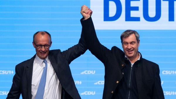 Die Umfragen sagen einen klaren Vorsprung für die Union bei der Bundestagswahl am Sonntag voraus - und eine Zitterpartie für kleine Parteien. Kanzlerkandidaten und Parteien kämpfen bis zuletzt. - © Sven Hoppe/dpa