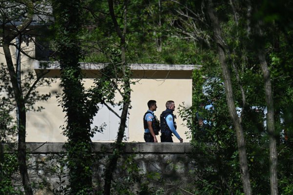 Nach einer tödlichen Messerattacke auf einen Gläubigen in einer Moschee im Süden Frankreichs hat sich der Verdächtige in Italien gestellt (Archivbild). - © Sylvain Thomas/AFP/dpa