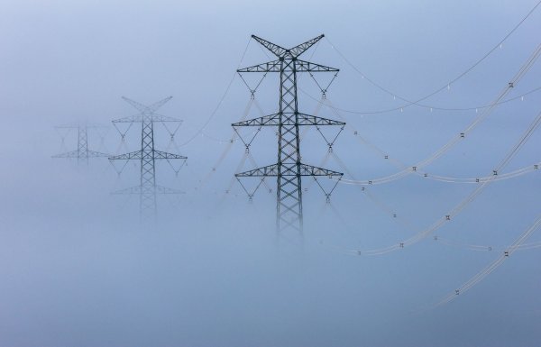 Die Aufteilung Deutschlands in mehrere Strompreiszonen wird seit einigen Jahren diskutiert, weil die Energiewende zu einem Ungleichgewicht der Stromversorgung geführt hat. (Archivfoto) - © Thomas Warnack/dpa
