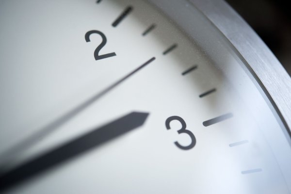 Die Ukraine schafft die Sommerzeit ab. (Symbolbild) - © Daniel Naupold/dpa