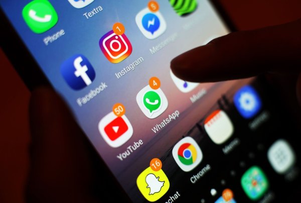 Australien wäre das erste Land der Welt, das eine Altersbeschränkung für Social Media einführt. (Symbolbild) - © Yui Mok/PA Wire/dpa