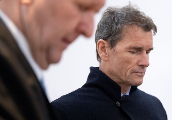 Der Vorwurf des Hausfriedensbruchs, den die Staatsanwaltschaft ihm macht, trifft nicht zu, sagt der frühere Fußball-Nationaltorwart Jens Lehmann (r) vor Gericht. - © Sven Hoppe/dpa