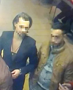 Mit diesem Fahndungsfoto hat die Polizei die beiden Tatverdächtigen gesucht. Weil die Tatverdächtigen inzwischen bekannt sind, hat die NW ihre Gesichter unkenntlich gemacht. - © Foto: Polizei