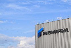 Logo von Rheinmetall - Julian Stratenschulte/dpa