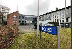 Neuer Verdacht: Gegen einen bei der Polizei in Bad Salzuflen beschäftigten Kriminalbeamten läuft eine Strafanzeige wegen Strafvereitelung im Amt. Der Beamte ist derzeit nicht im Dienst und muss sich zudem einem Disziplinarverfahren stellen. - Thomas Reineke