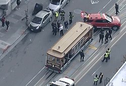 Cable Car in San Francisco abrupt gestoppt - 15 Verletzte - Uncredited/KGO-TV/AP/dpa