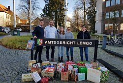 Weihnachtspakete für das Pflegeheim Sylvia - Amtsgericht Lemgo