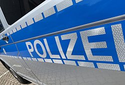 Die Polizei sicherte am Samstag Spuren am Tatort. - Jens Reddeker