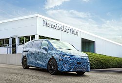 Mercedes VLE vor dem Mercedes-Benz Werk in Vitoria - Mercedes-Benz AG/dpa-tmn