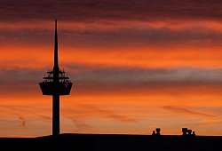 Sonnenaufgang in K&ouml;ln - Rolf Vennenbernd/dpa