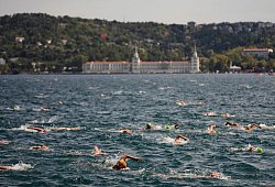 Türkei - Schwimmwettkampf - Khalil Hamra/AP/dpa