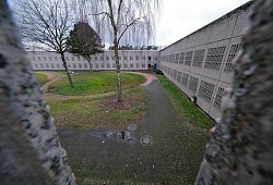 In NRW wurden bereits mehr als 1.000 Haftstrafen unterbrochen, um im Kampf gegen das Coronavirus vor Ort ausreichende Raum für die Bildung von Quarantänebereichen zu schaffen. - Symbolbild: Andreas Zobe