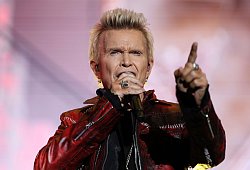 Kultrocker Billy Idol mit 70 - «Ich genieße es, Opa zu sein» - Ginnette Riquelme/AP/dpa